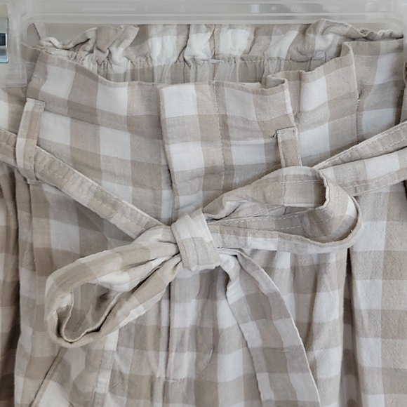 Fall Colors Tan Plaid Tie Front Shorts - Picture 2 of 4